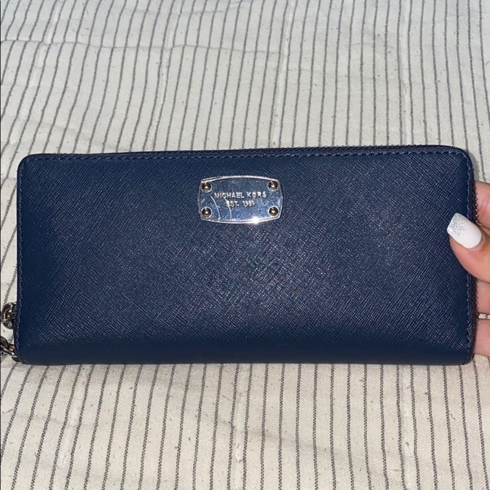Travel Continental Wristlet